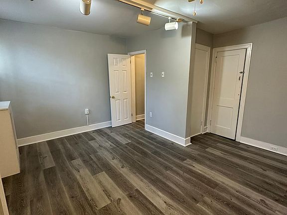 5th image of 529 E Ashmead St