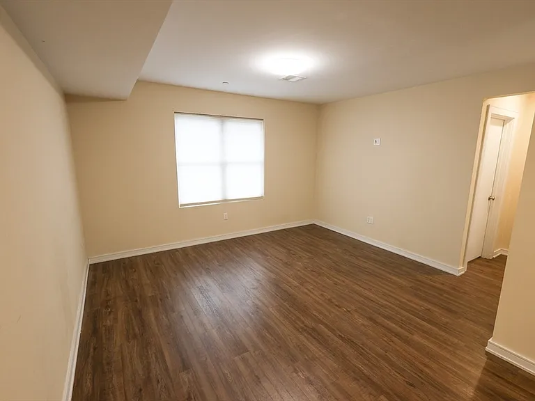 332 Talbot Ave #5 — Photo 5