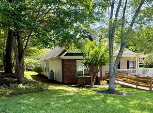 190 Fernbank Dr, Cornelia, GA 30531