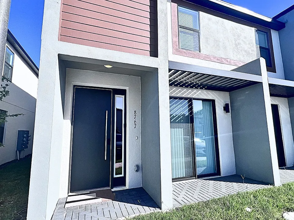 8767 Zen Dr