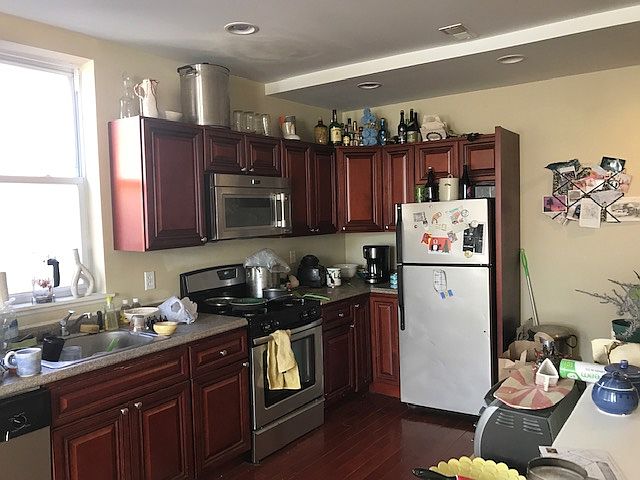 1st image of 1822 W Girard Ave