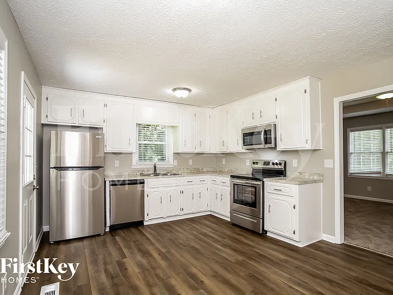127 McWhirter Pl — Photo 7