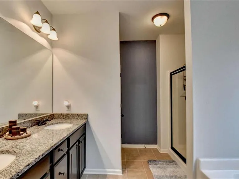 2130 Line Dr — Photo 10