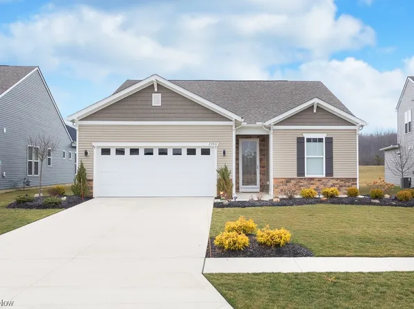 23847 Heatherstone Trl, Columbia Station, OH 44028