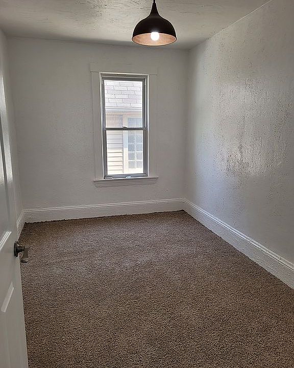 Up  bedroom 