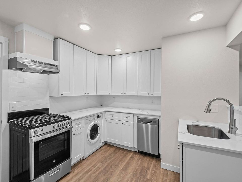 1st image of 240 S Center St