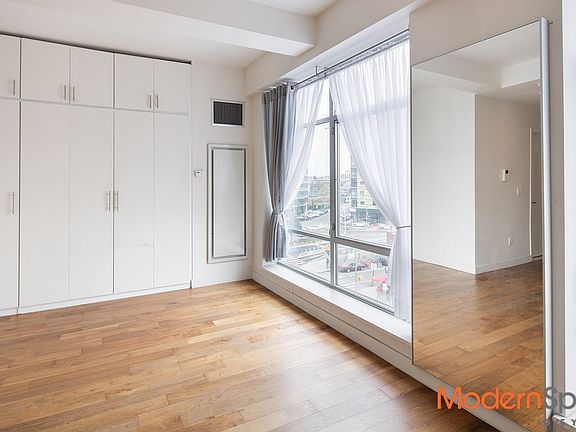 3rd image of 10-63 Jackson Ave #5B