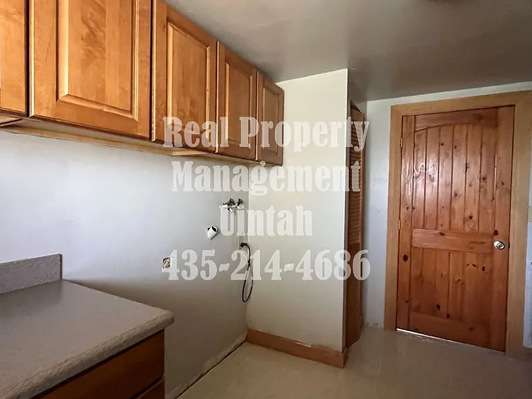 456 S 3130 W — Photo 12