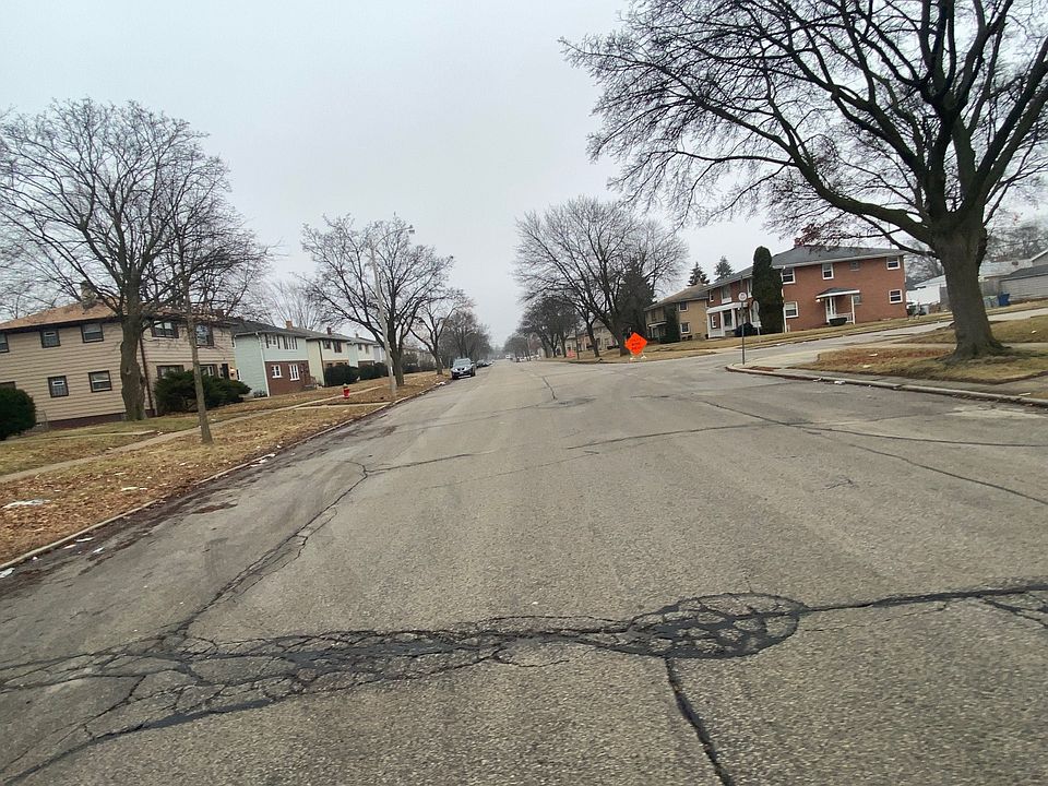2nd image of 5116-18 N 84th St