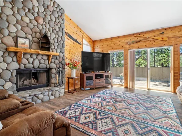 17763 Woodland Ln #8, Bend, OR 97707