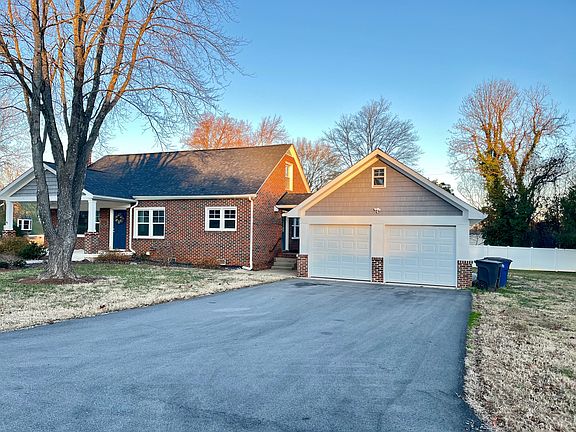 With detached 2 car garage