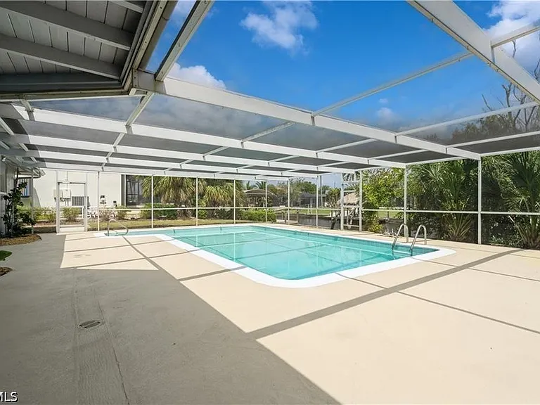 1453 Venetian Ct — Photo 35