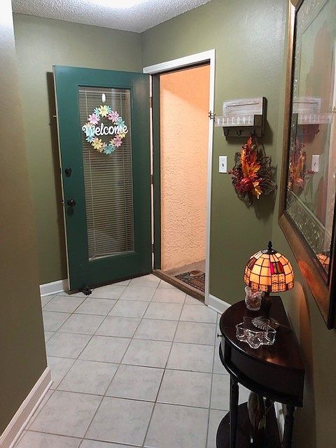 1st image of 303 Southlake Ct