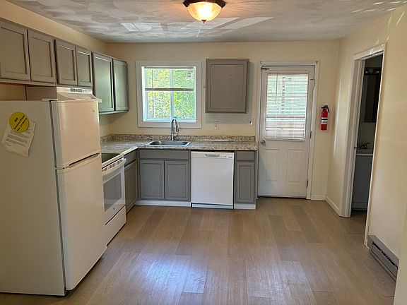 5th image of 18 Redfield Ave APT 6