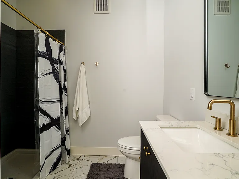 217 N Locust St #6A — Photo 9