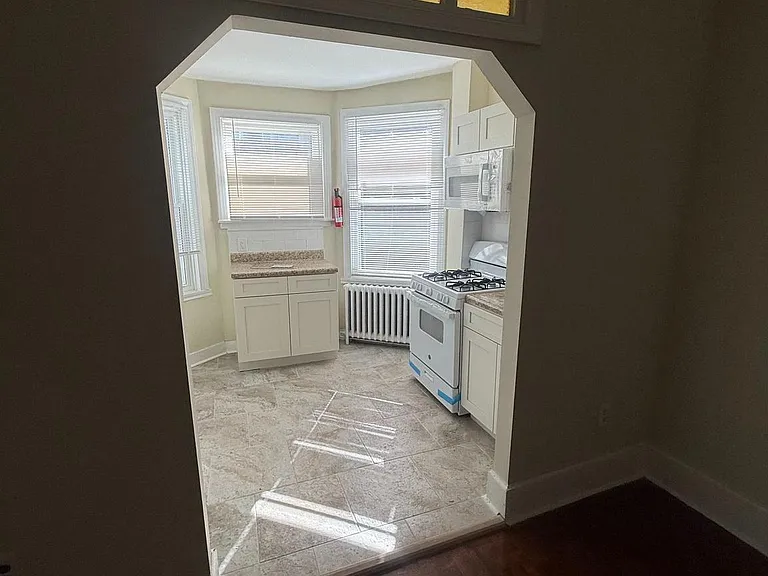 540 E Johnson St #-2 — Photo 3