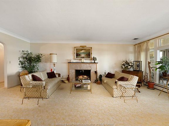 5th image of 4470 Riverside Dr E