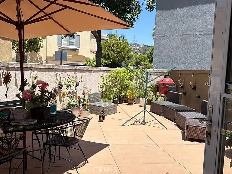 2210 Village Way — Photo 2