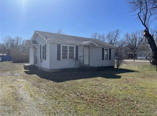 929 W 10th St, Baxter Springs, KS 66713