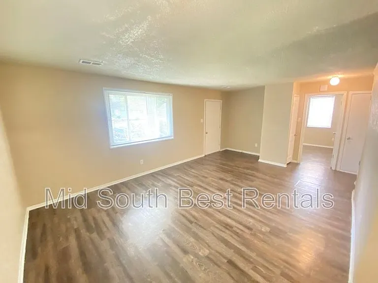 2882 Montague Ave — Photo 6