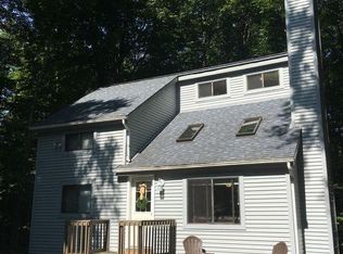 124 Oswayo Dr, Pocono Lake, PA