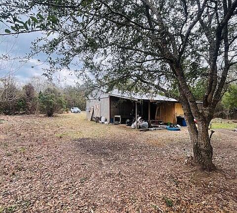 3rd image of 27 Spice St