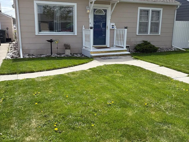 1628 Alderson Ave — Photo 2