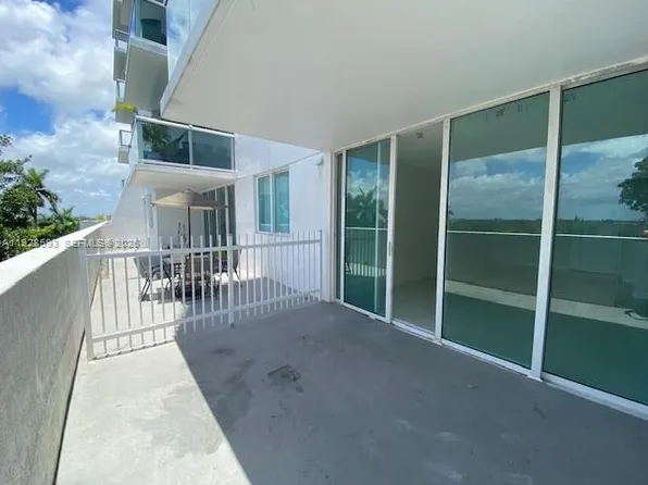 1861 NW South River Dr Unit 702, Miami, FL 33125