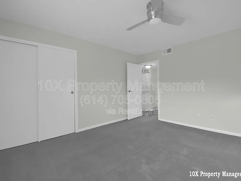 911 Manor Ln #C — Photo 16