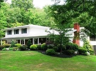 8 Dogwood Trl, Lagrangeville, NY 12540