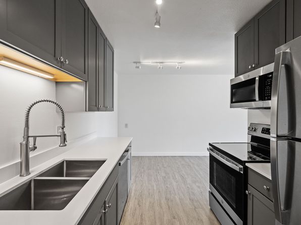 6200 Golden Valley Rd APT 102
