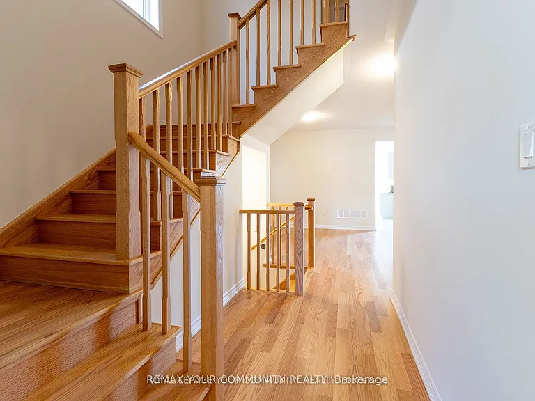43 Tweedhill Ave — Photo 9