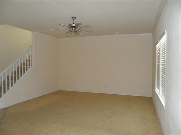 5th image of 1610 Wildflower Dr