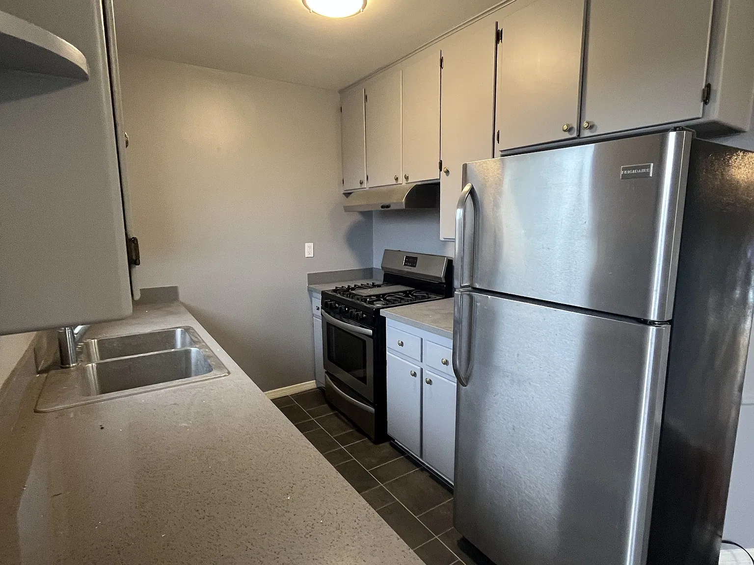 2 bed, 800 sqft, $2,550 — Photo 3