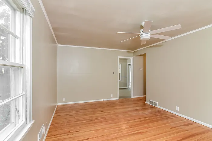 5115 Vincent Ave N — Photo 3