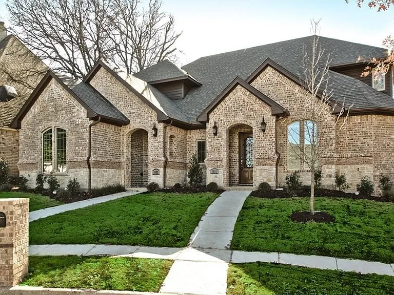 1809 Evergreen Ct — Photo 1
