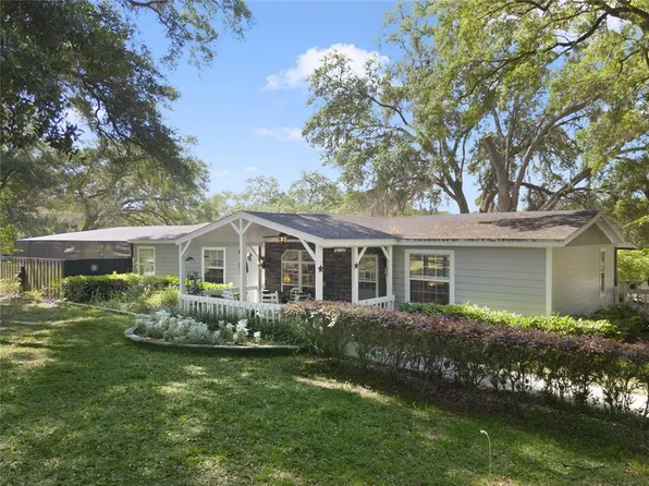 40610 Stout Oaks Ln, Lady Lake, FL 32159