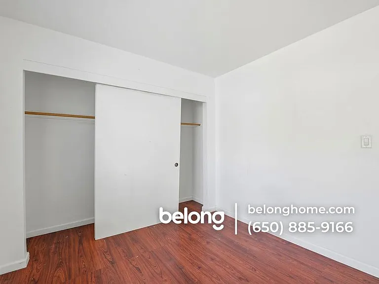 23460 Lakeridge Ave — Photo 8