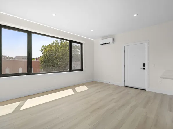 4525 Bergenwood Avenue image 49 of 74