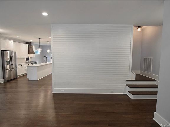 5th image of 115 Turner Ave