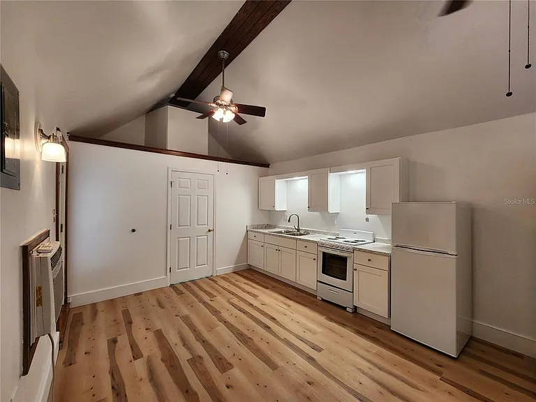 120 SE 7th St #5 — Photo 10