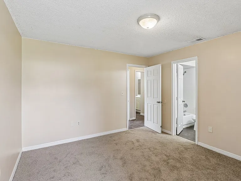 384 Cocoa Ct — Photo 16
