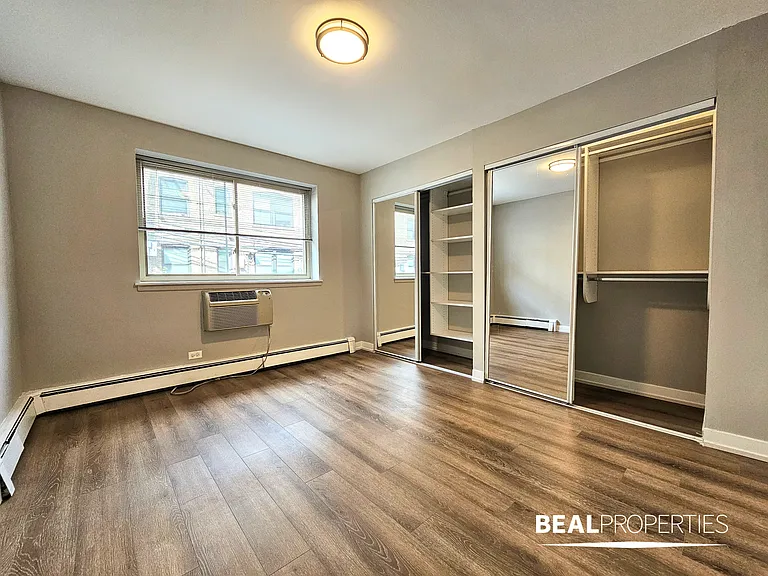 528 W Oakdale — Photo 43