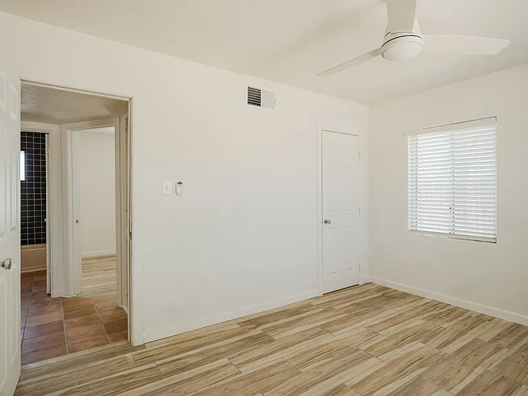 1641 E Coronado Rd — Photo 18