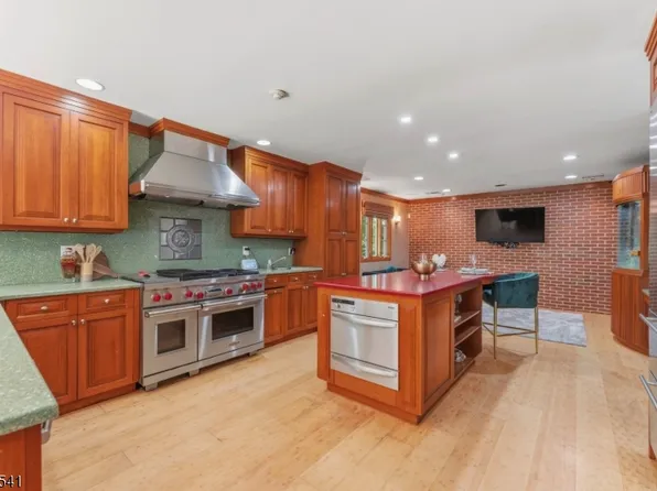 486 Summit Rd, Mountainside Boro, NJ 07092