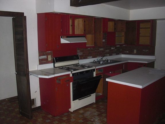 4th image of 721 Forsythe St