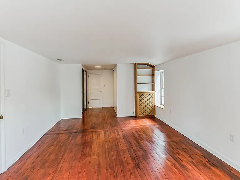 1425 N Line St — Photo 22
