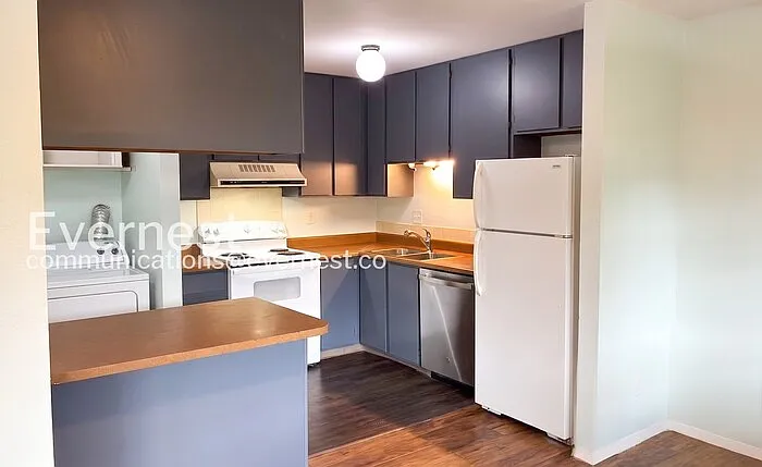 2 bed, 1.0 bath, 966 sqft, $1,297 — Photo 4