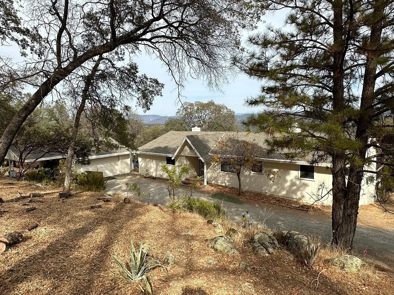 19744 Wildwood West Dr photo 1