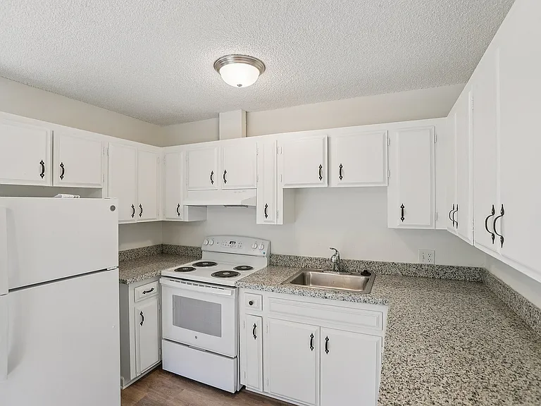 Colony Park — Photo 10